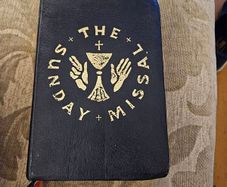 The Sunday Missal: Sunday Masses For The Entire Three-year Cycle Complete In One Volume : Texts Approved For Use In England & Wales, Scotland, Ireland, Africa