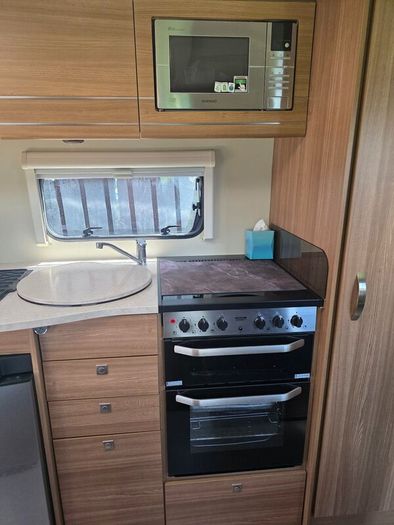 Caravan  Corona Compass Club Class 6 berth 576