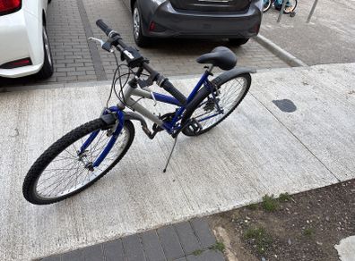 26" Mountain Bike - Blue/Silver - Working Gears & Brakes