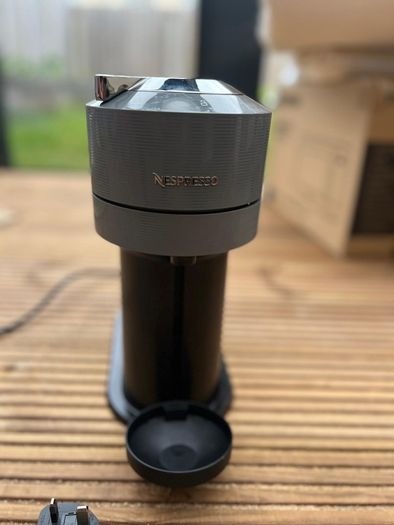 Nespresso Vertuo Next Coffee Machine-Matt Black with 5 to 10 Capsules