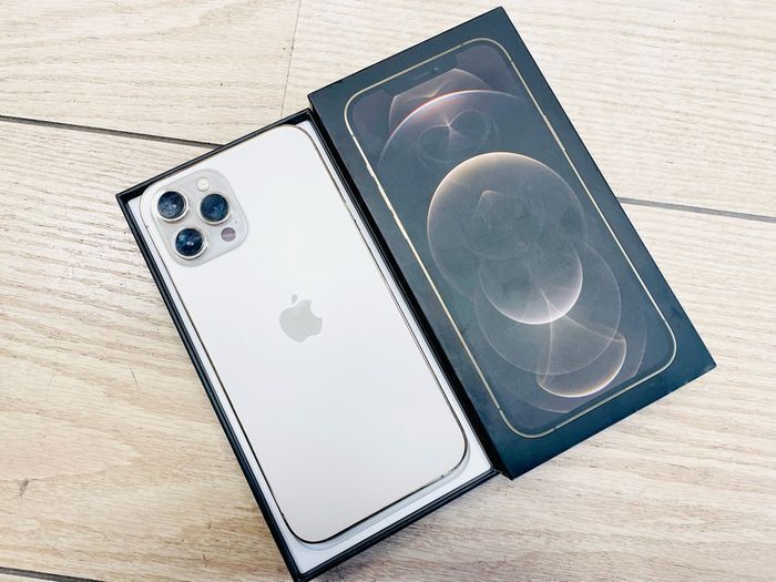 iPhone 12 Pro Max 256gb 100% battery health