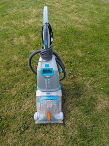Carpet cleaner