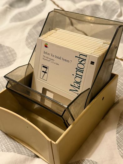 Apple Macintosh System 7 Install Floppies Boxed 1991