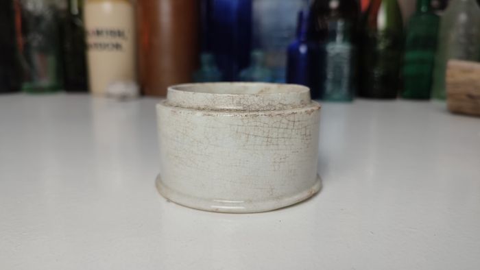 208 - Antique Vintage Chemist Stoneware Medicinal Cream Jar Pot