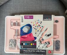 Press stud set with pliers