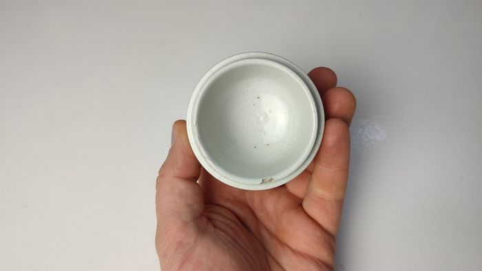 205 - Antique Vintage Chemist Stoneware Medicinal Cream Jar Pot