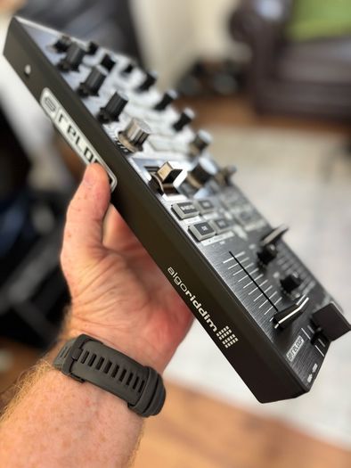 Dj Reloop Mixtour Pro
