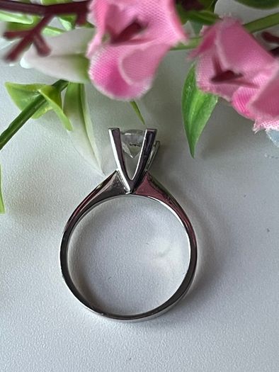 Sterling Silver Cathedral-Style Mounting Solitaire Cublic Zirconia Ring. Size N/O.