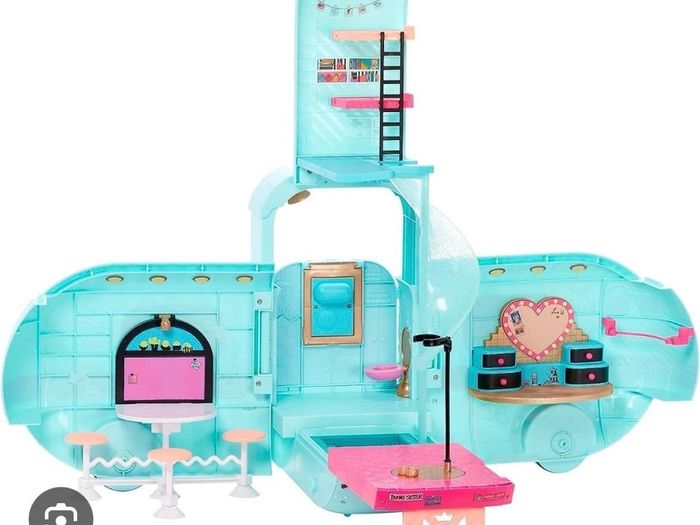 L.O.L. Surprise dolls! LOL Glam n Go Camper van.