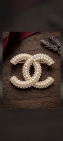 Pearl brooch