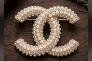 Pearl brooch