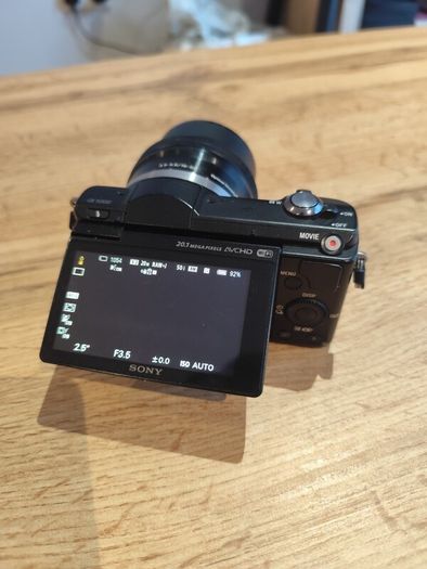 Sony a5000 Mirrorless Camera - Excellent Condition - Very Low Shutter Count!