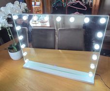 Vanity mirror white led