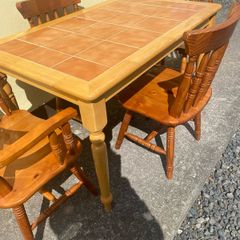kitchen table and chairs