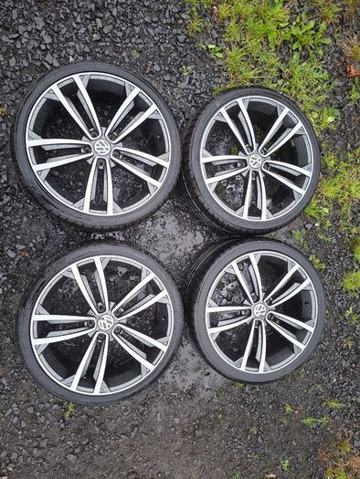 19" Vw Alloys with tyres