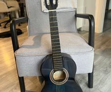 Valencia VC102 Classical Guitar  1/2 Size Blue Sunburst