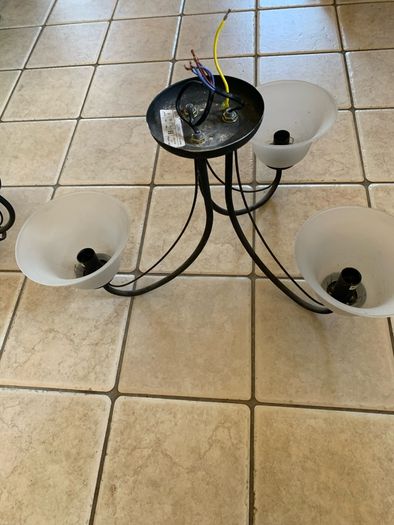 2 Ceiling Lights