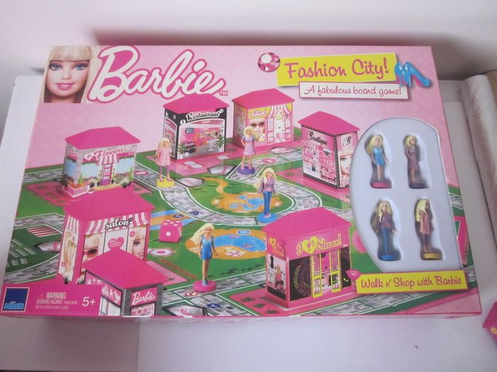 Barbie Fashion City Board Game New/Unused