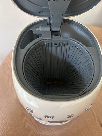 Smeg filter coffee maker