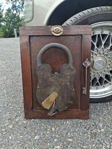 Oversize working lock