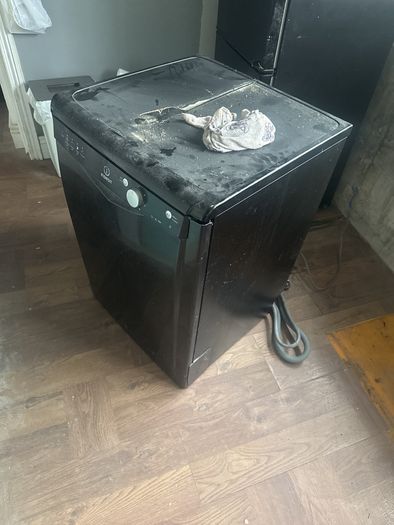indesit dishwashing machine