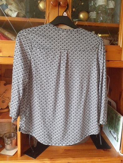 womens  blouse size14
