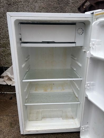 Power point undercounter fridge