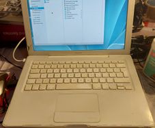 Vintage Apple MacBook, working fine and in reasonable condition for its age. No Charger