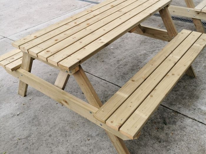 picnic bench