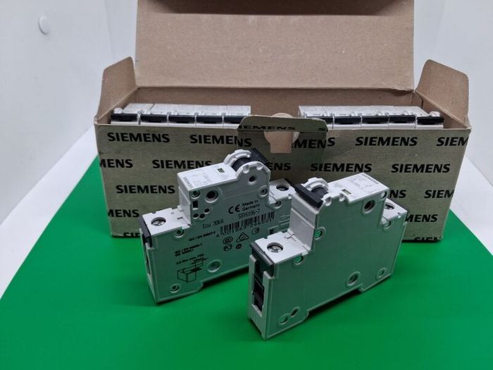 Postage - 12 x Siemens 5SY6106-7 MCB C6 1-Pole