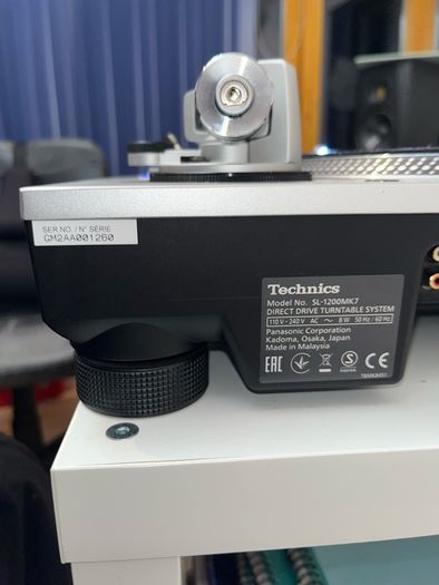 Technics SL 1200 MK7