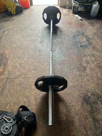 7ft Olympic bar plus 2 x 15kg weight plates