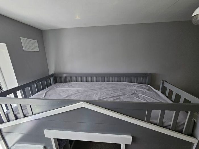 playhouse bed