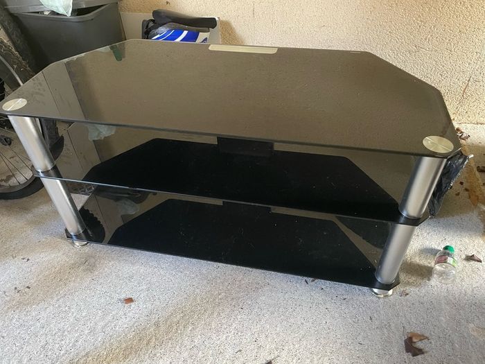 Free tv unit