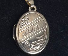 Vintage 9ct Gold Mum Locket Birmingham Hallmark