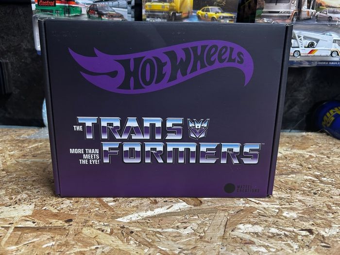 Transformers Nemesis Prime Hot Wheels