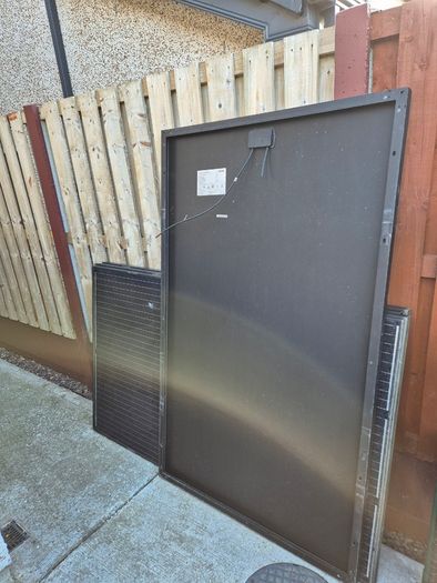 4 x 305W LONGi Solar Panels (All-Black)
