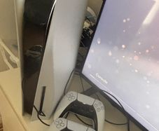 ps5 & 2 controllers