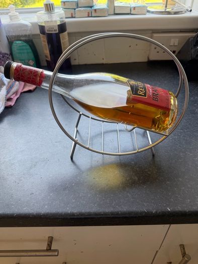 Wine Holder / Wine Pourer