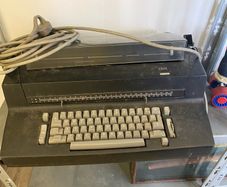 Vintage 1970s IBM Double Insulated Correcting Selectric II Typewriter