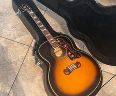 Gibson SJ200 Style Guitar