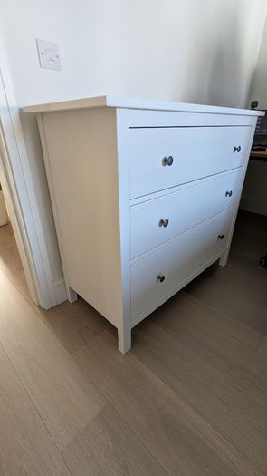 White 3-drawer chest (Ikea Hemnes)