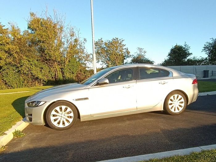 Jaguar XE 2.0D Portfolio Automatic