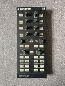Native Instruments Traktor Kontrol X1 Mk1 Dj Controller