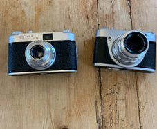 2 vintage 1950s cameras sold as one lot.