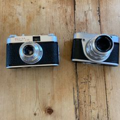 2 vintage 1950s cameras sold as one lot.