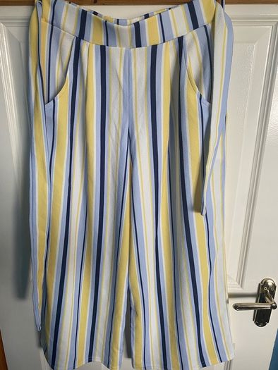 Quiz Ladies Trousers size 10 BNWT