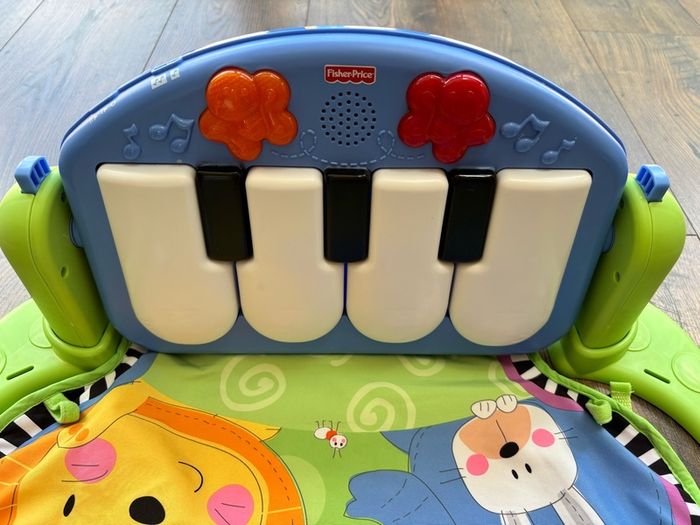 Fisher-Price Kick & Play Mat Piano Gym