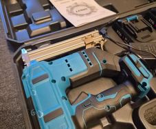 Cordless Brad Nailer Staple Gun for Makita 18V, 2 Batteries, Charger, Case + 1000 Nails