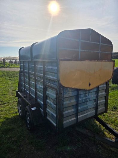 8x4,6 livestock trailer  reduced
